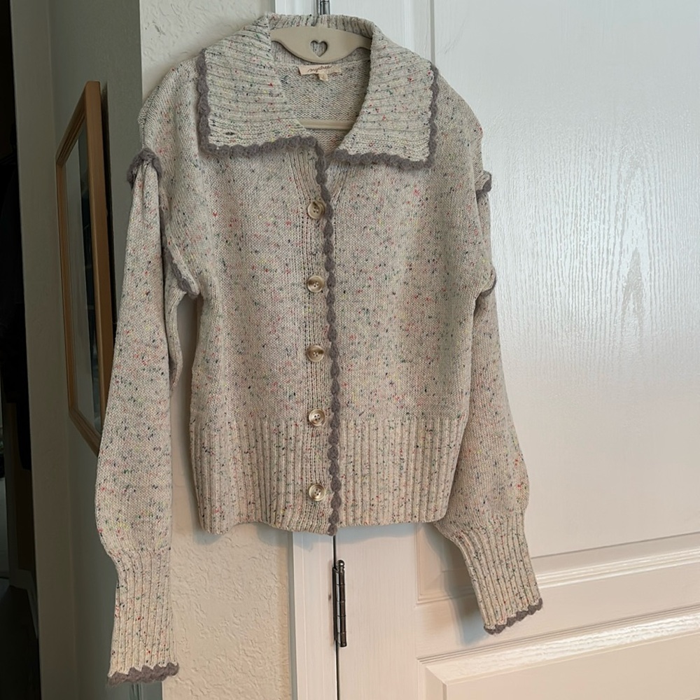 NWOT - ADORABLE BUTTON DOWN CARDIGAN SWEATER